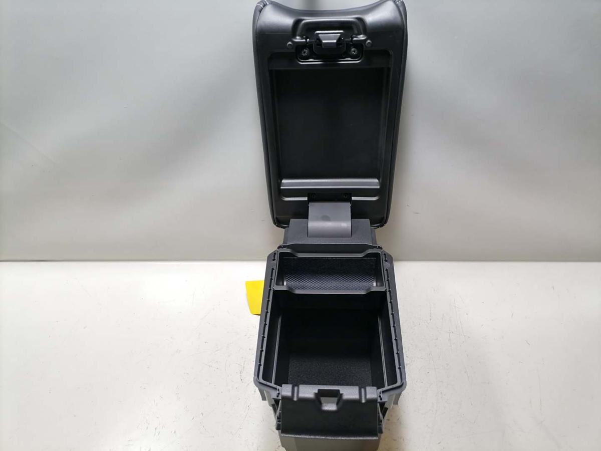 Mitsubishi Eclipse Cross original Mittelarlehen vorn Leder Schwarz Bj.2023